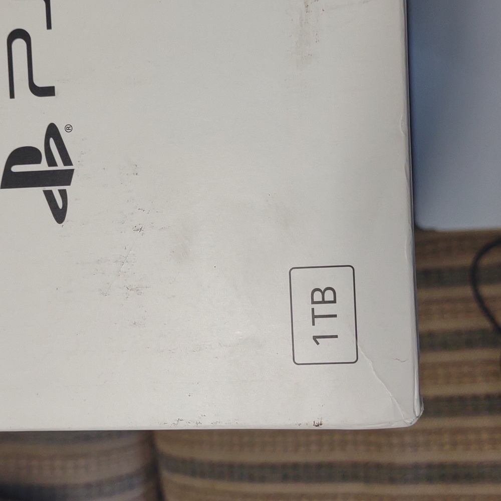 New PS5 with controller - Picture 6 of 6